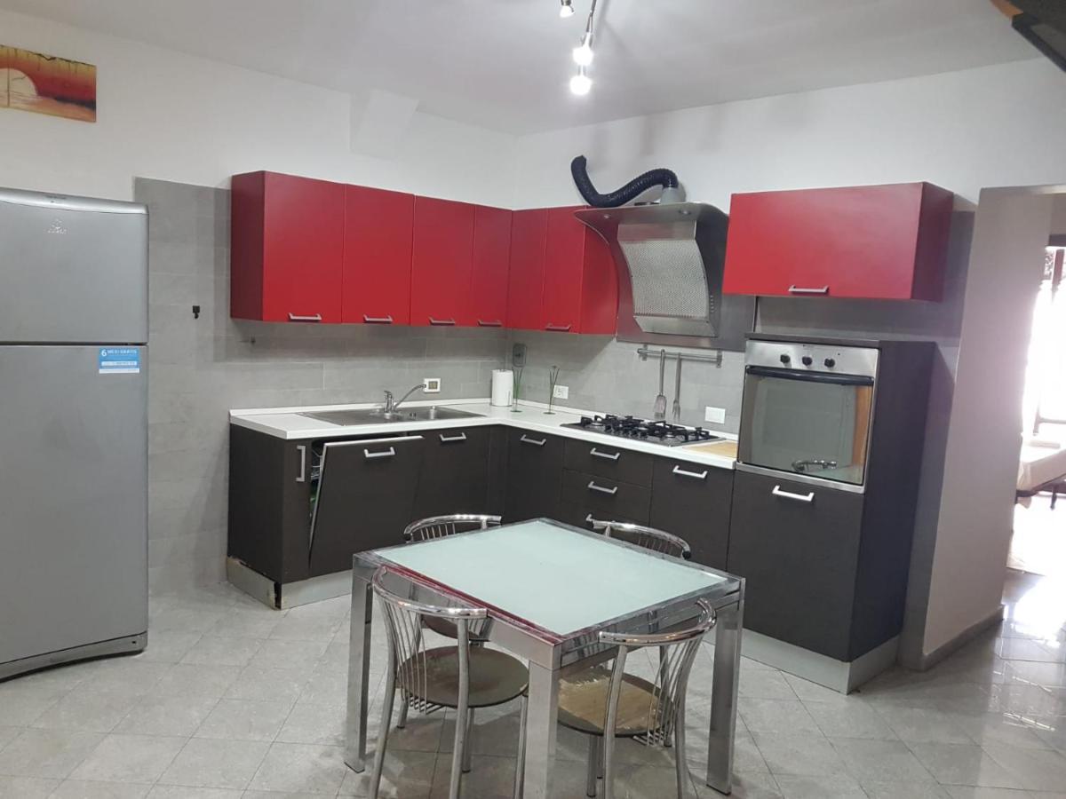 리보르노 Casa N 2 Con Parcheggio Privato E Colonnina Ricarica 아파트 외부 사진